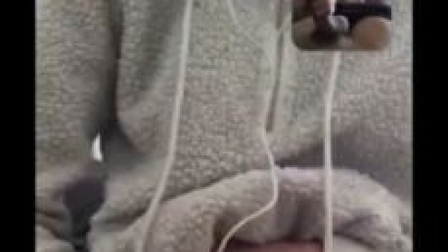 2 Teens Masturbate together